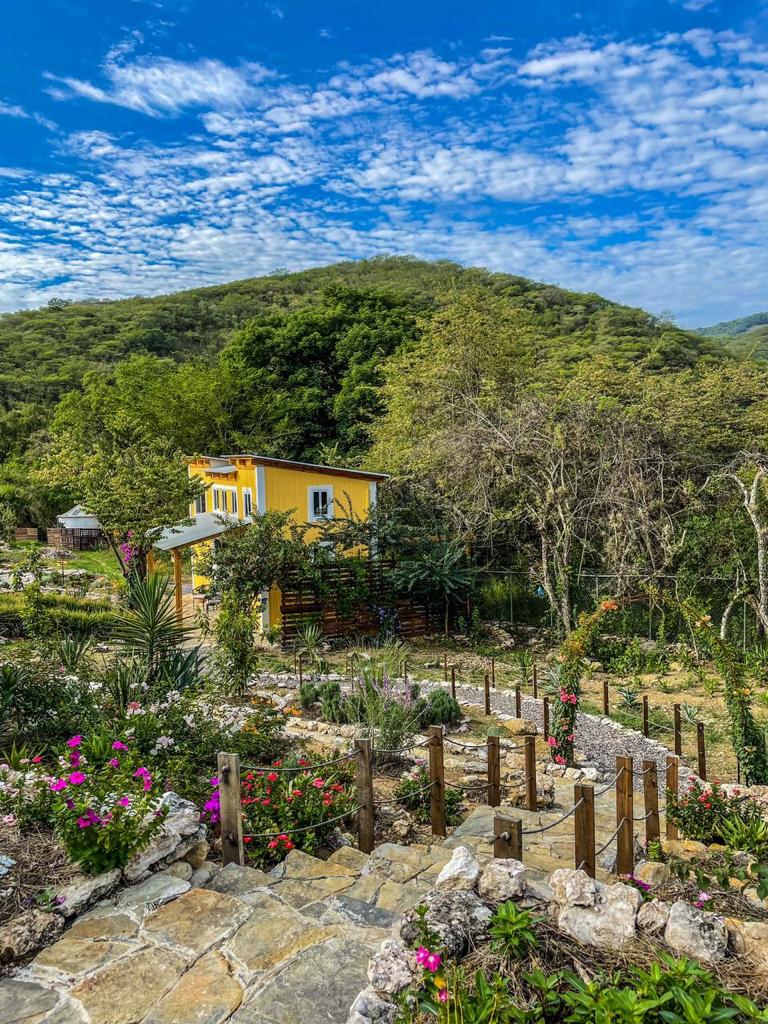 cabaña,jalpandeserra,pueblomagico,casitabugambilia,petfriendly,fogata,terraza,naturaleza,hospedaje,sierragorda 